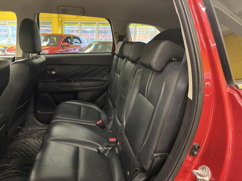 Mitsubishi Outlander PHEV vaihtoauto