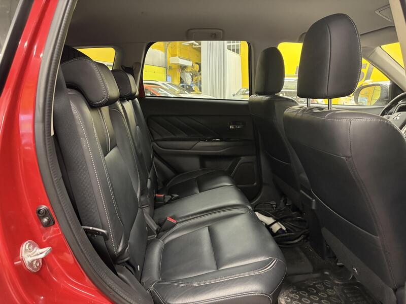 Mitsubishi Outlander PHEV vaihtoauto