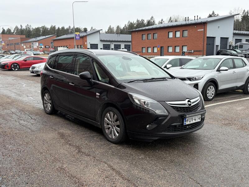 Opel Zafira Tourer vaihtoauto