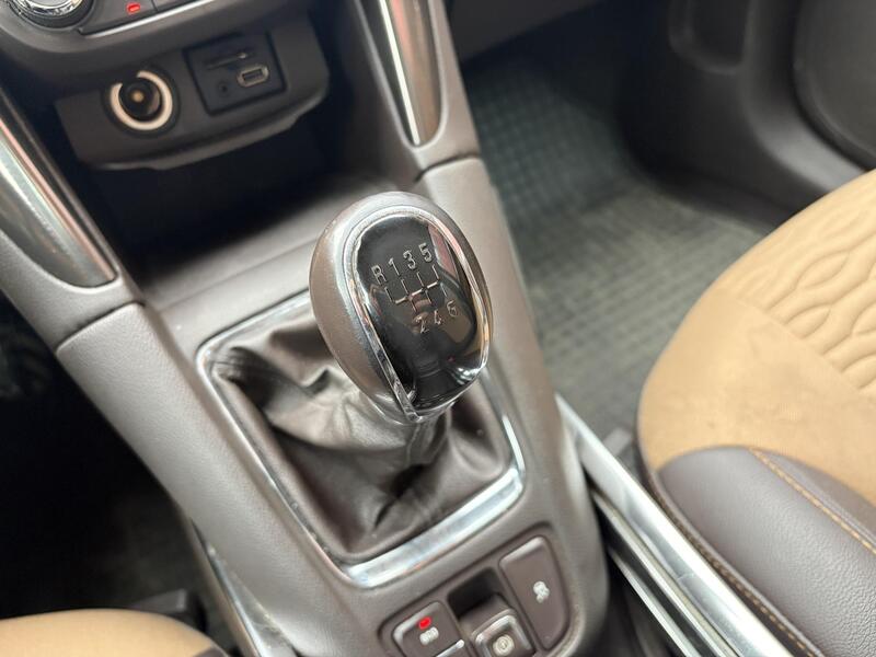 Opel Zafira Tourer vaihtoauto