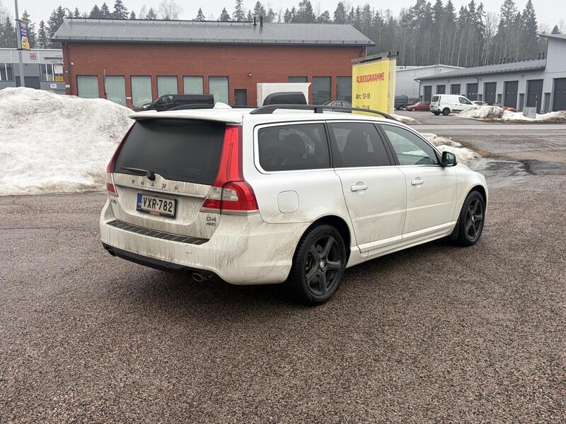 Volvo V70 vaihtoauto