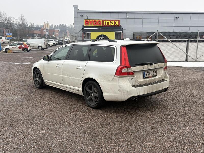 Volvo V70 vaihtoauto