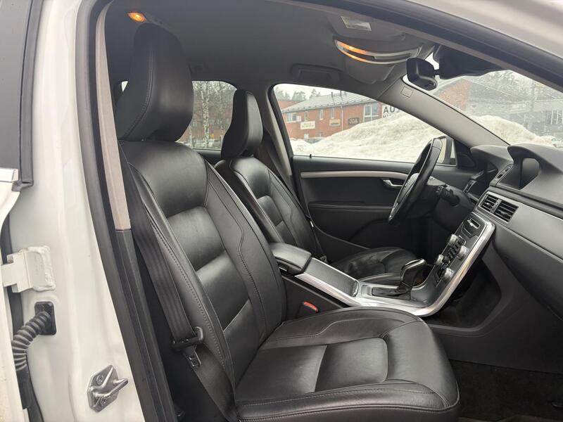 Volvo V70 vaihtoauto