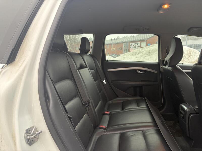 Volvo V70 vaihtoauto