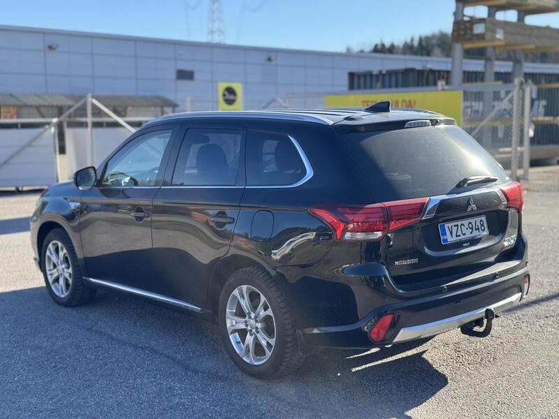 Mitsubishi Outlander PHEV vaihtoauto
