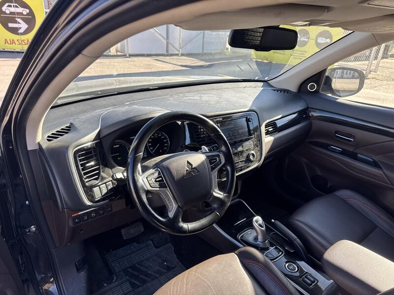 Mitsubishi Outlander PHEV vaihtoauto