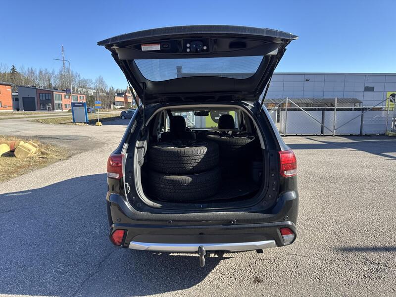 Mitsubishi Outlander PHEV vaihtoauto