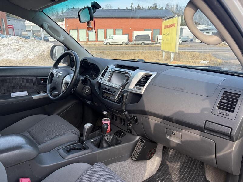 Toyota Hilux vaihtoauto