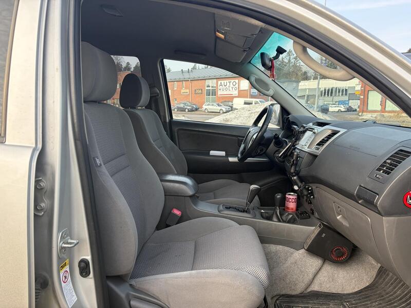 Toyota Hilux vaihtoauto