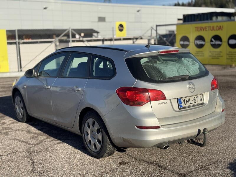 Opel Astra vaihtoauto