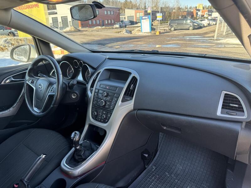 Opel Astra vaihtoauto