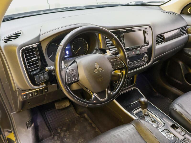 Mitsubishi Outlander vaihtoauto