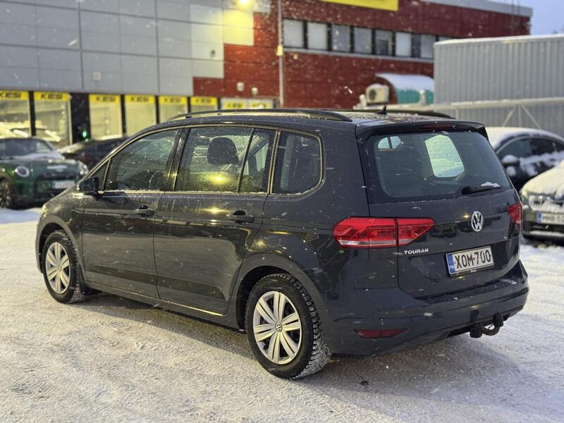 Volkswagen Touran vaihtoauto