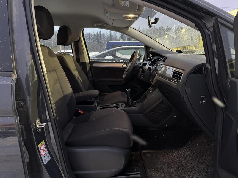 Volkswagen Touran vaihtoauto