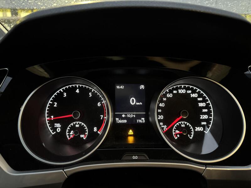 Volkswagen Touran vaihtoauto