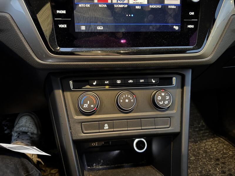 Volkswagen Touran vaihtoauto