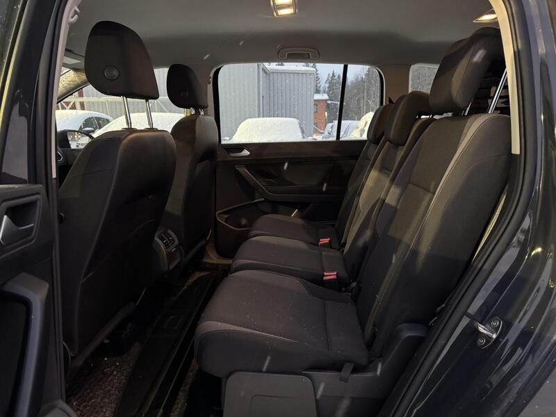 Volkswagen Touran vaihtoauto