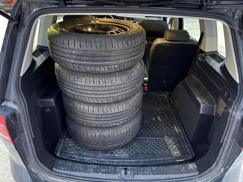 Volkswagen Touran vaihtoauto