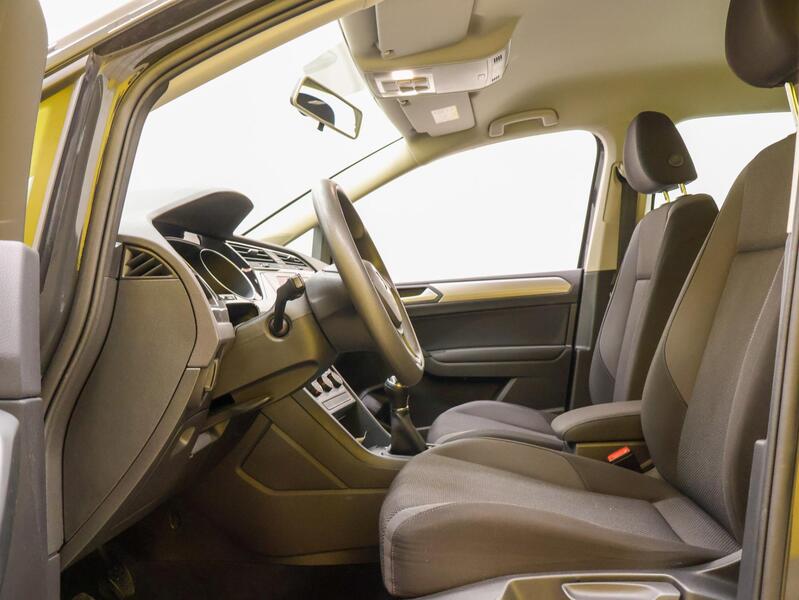 Volkswagen Touran vaihtoauto