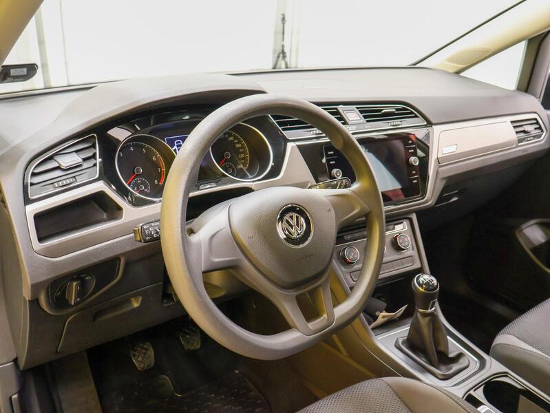 Volkswagen Touran vaihtoauto