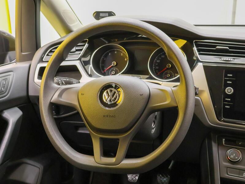 Volkswagen Touran vaihtoauto