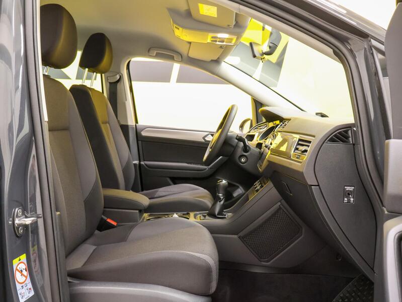 Volkswagen Touran vaihtoauto