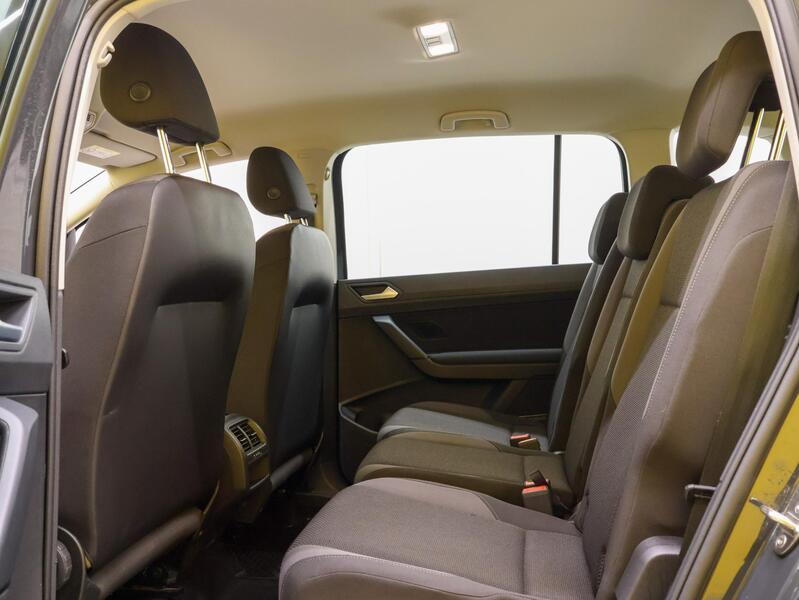 Volkswagen Touran vaihtoauto