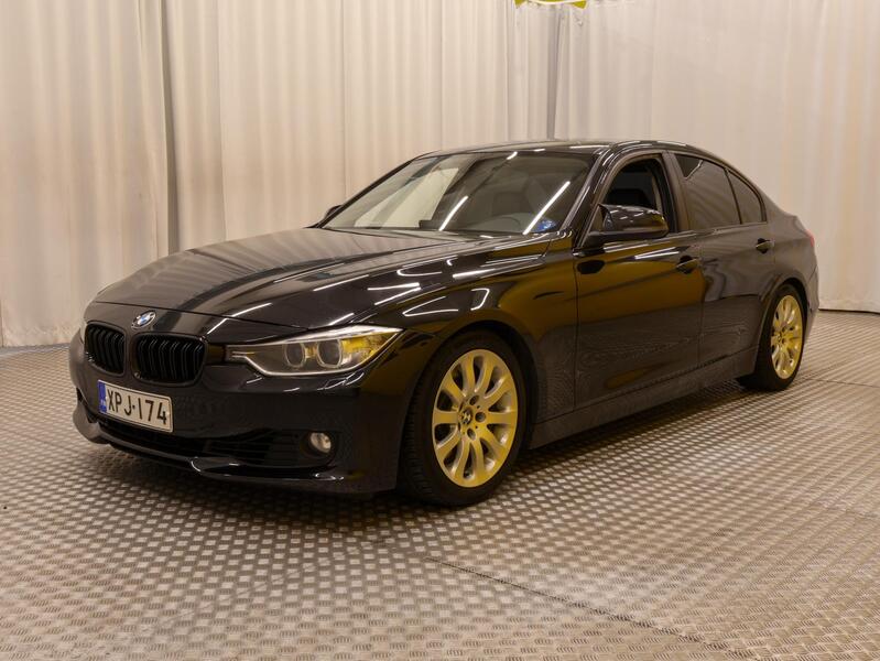 BMW 330 vaihtoauto