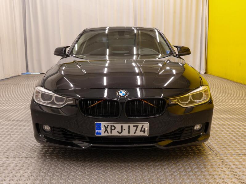 BMW 330 vaihtoauto