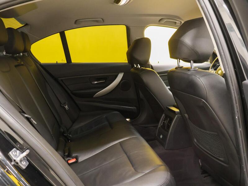 BMW 330 vaihtoauto