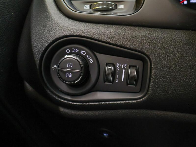 Jeep Renegade vaihtoauto