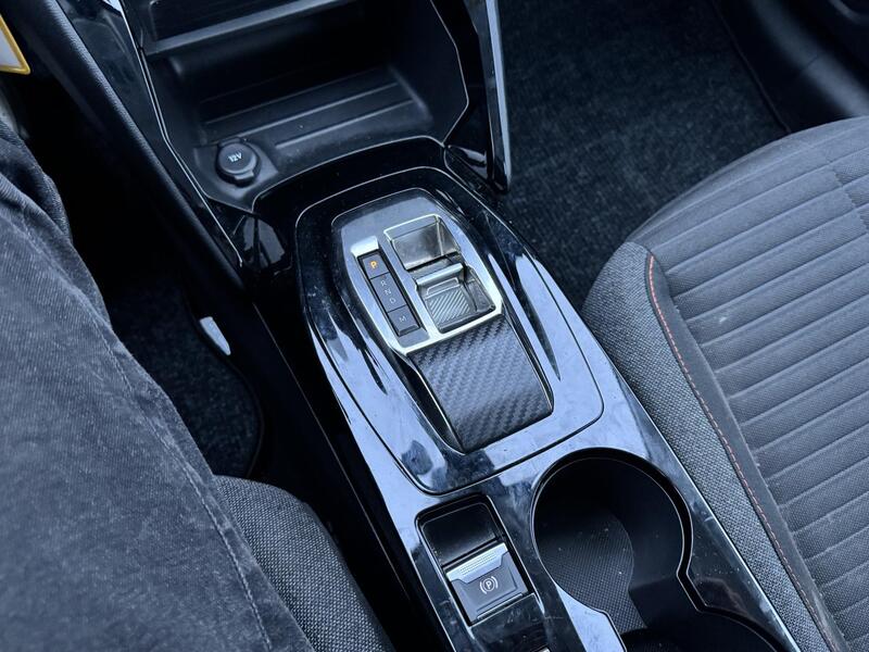 Peugeot 208 vaihtoauto