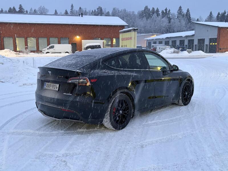 Tesla Model Y vaihtoauto