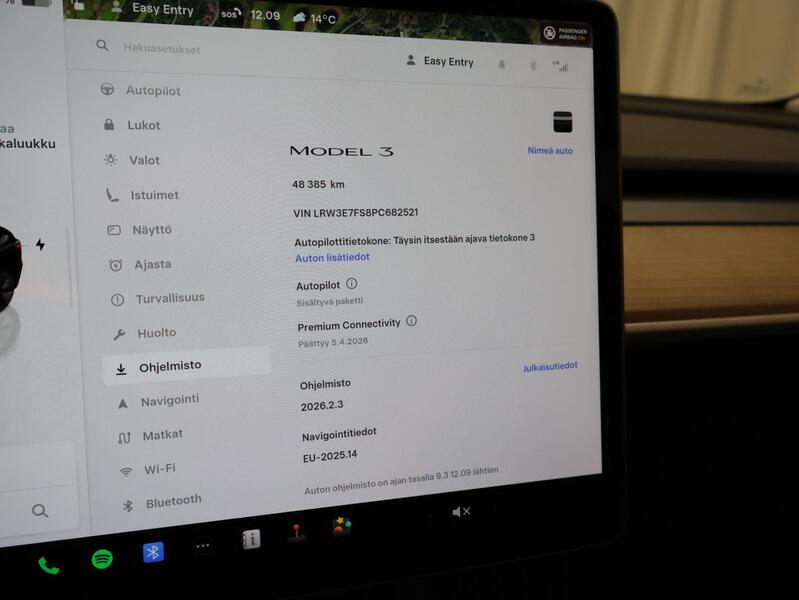 Tesla Model 3 vaihtoauto