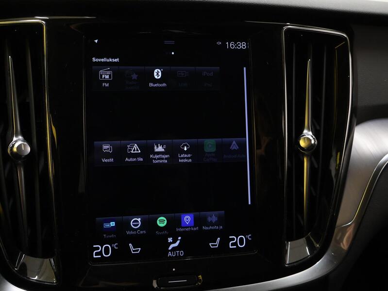 Volvo V60 Cross Country vaihtoauto