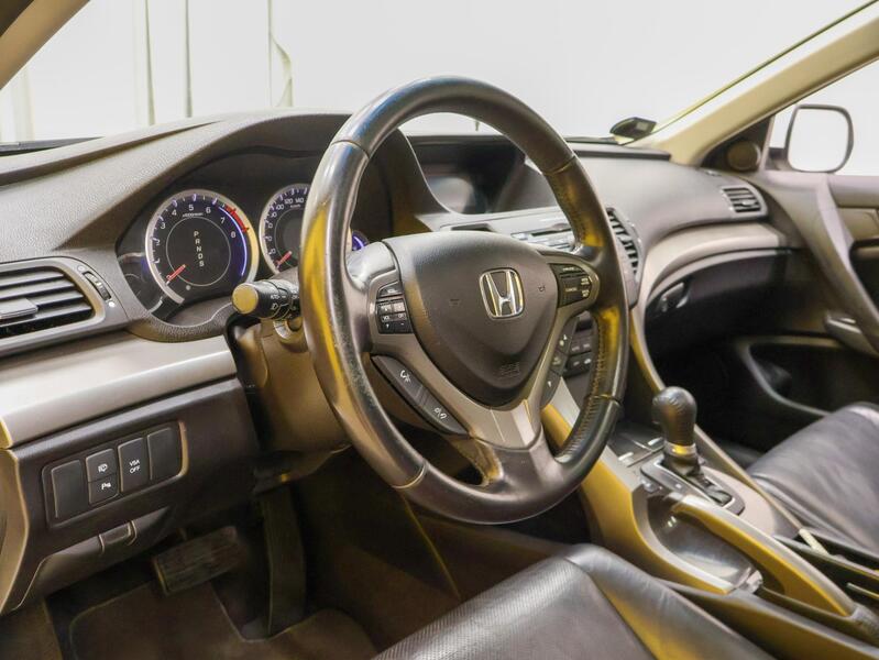 Honda Accord vaihtoauto