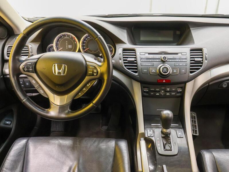 Honda Accord vaihtoauto
