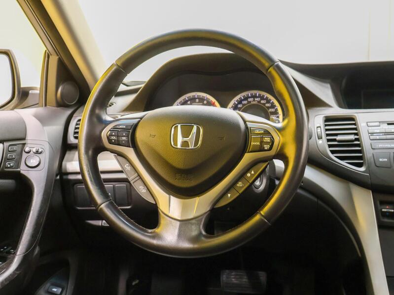 Honda Accord vaihtoauto