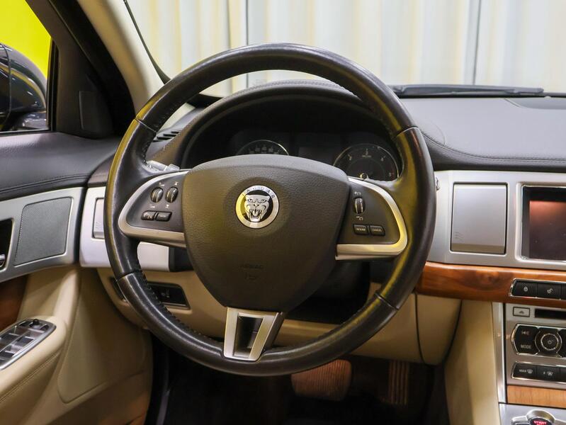 Jaguar XF vaihtoauto