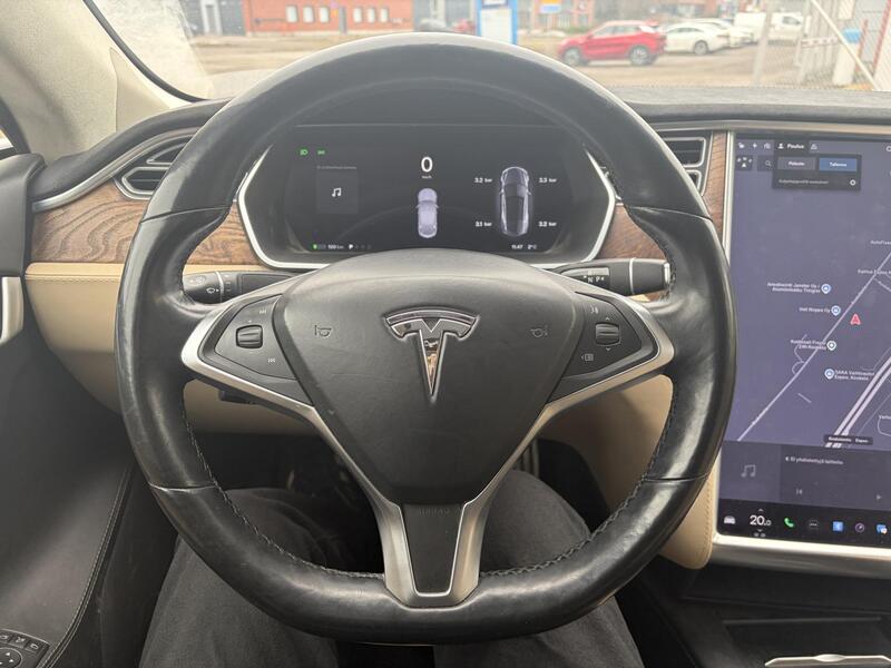 Tesla Model S vaihtoauto