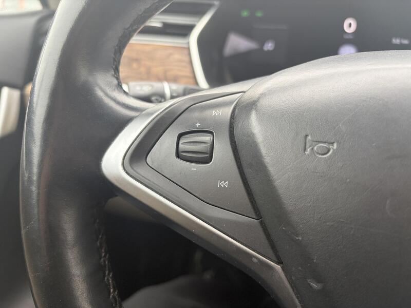 Tesla Model S vaihtoauto