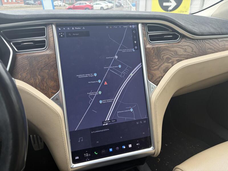 Tesla Model S vaihtoauto