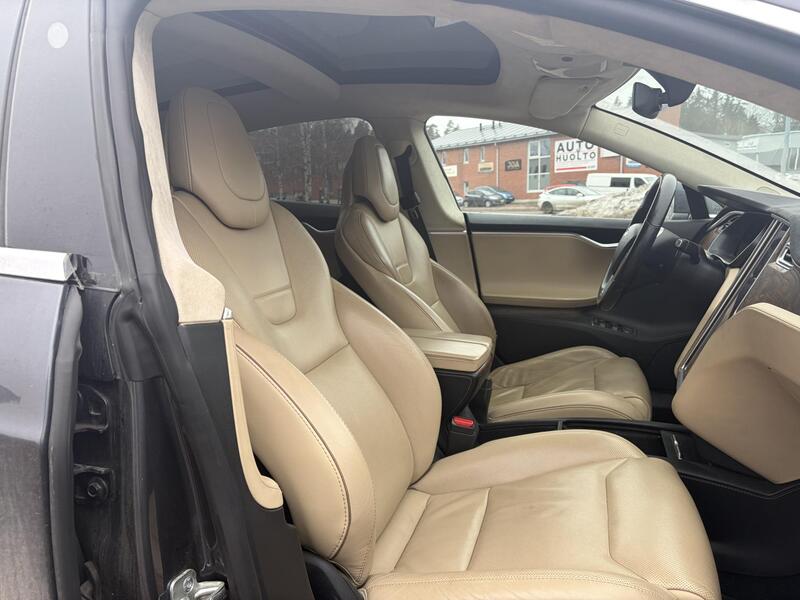 Tesla Model S vaihtoauto