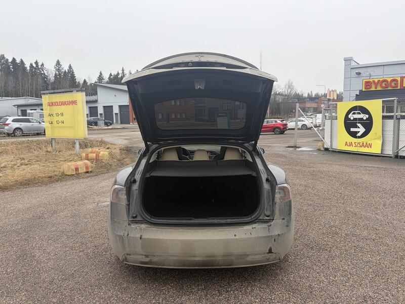 Tesla Model S vaihtoauto