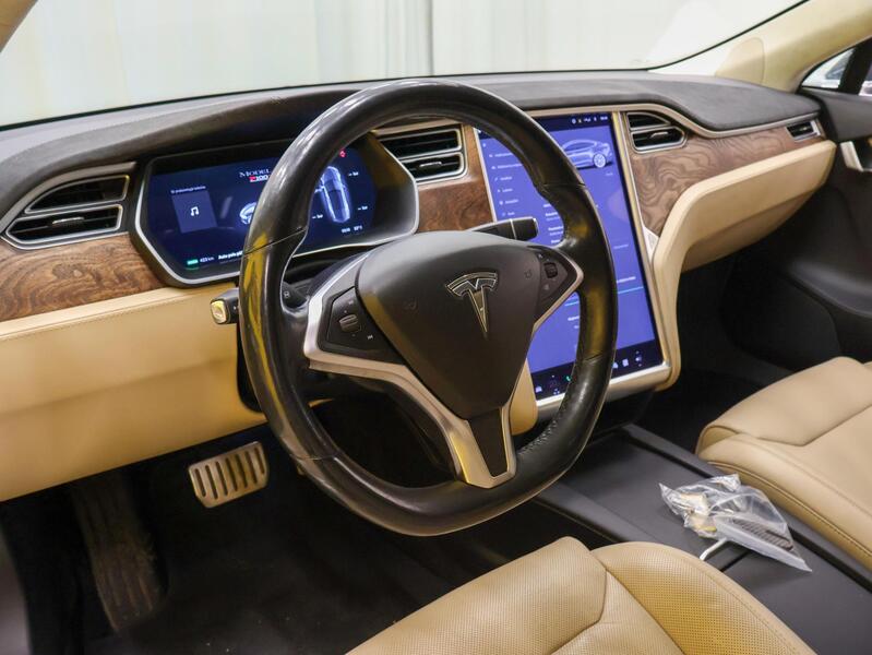 Tesla Model S vaihtoauto