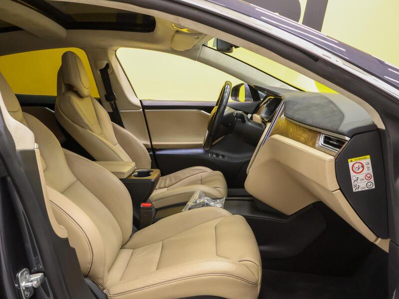 Tesla Model S vaihtoauto