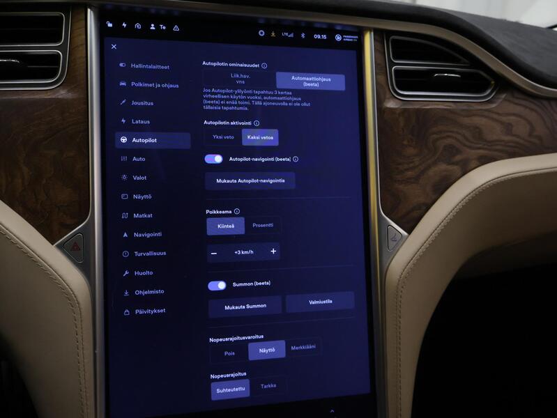 Tesla Model S vaihtoauto