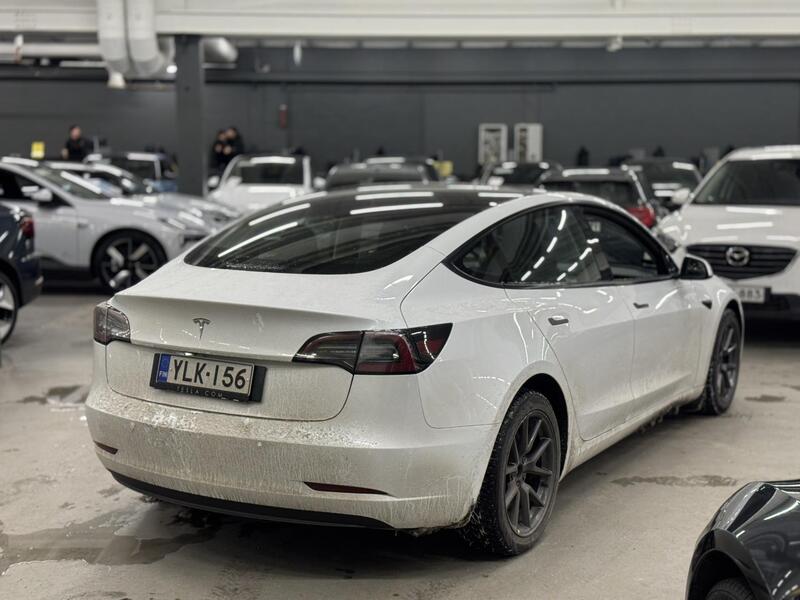 Tesla Model 3 vaihtoauto
