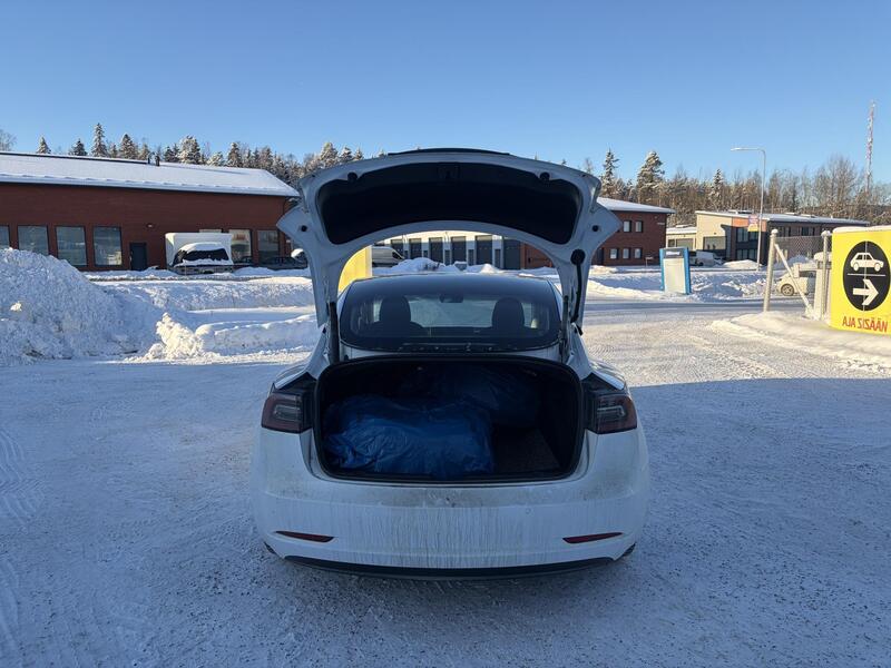 Tesla Model 3 vaihtoauto