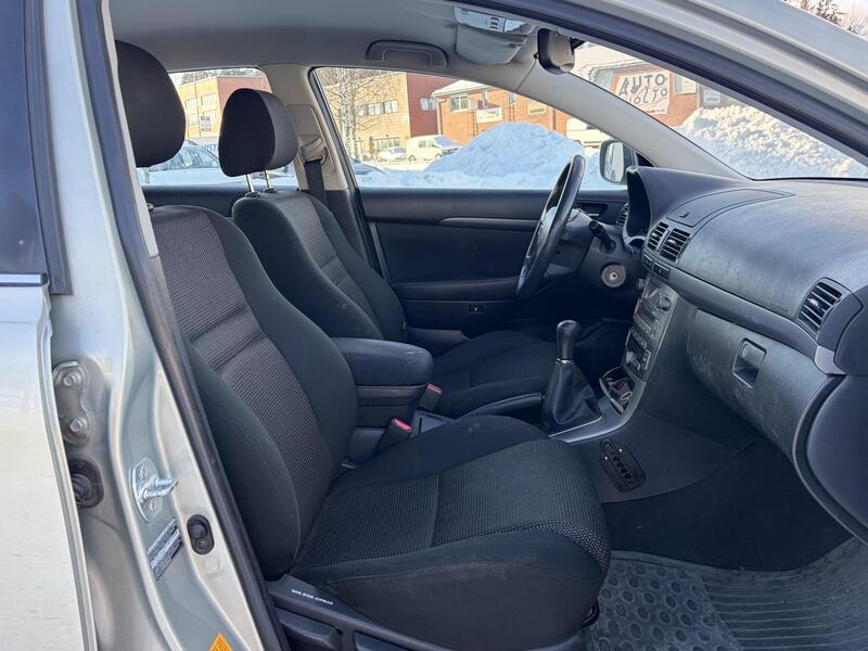 Toyota Avensis vaihtoauto